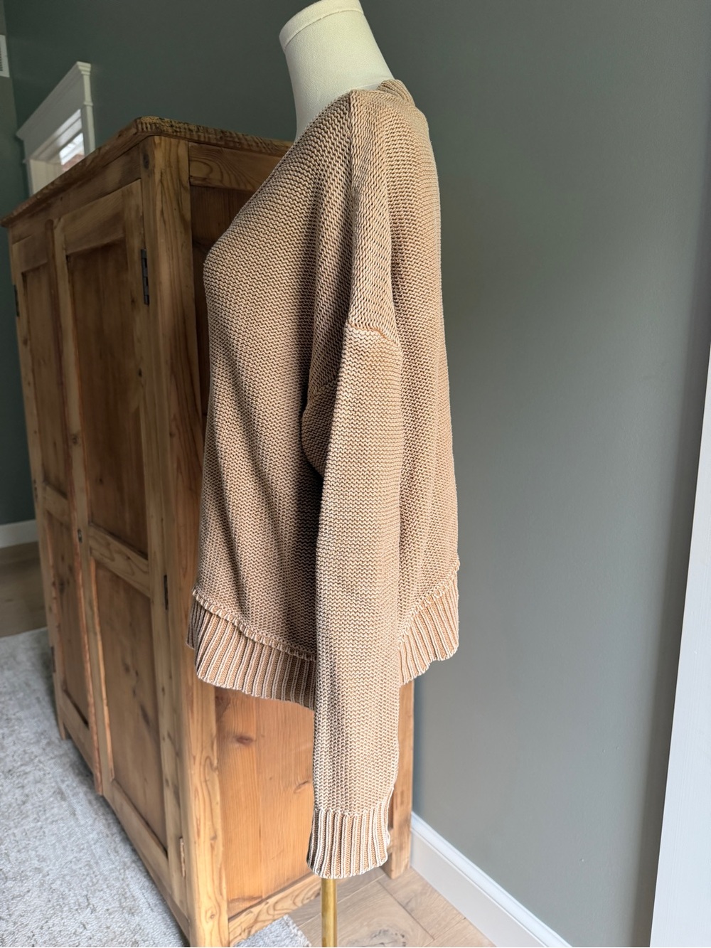 American Eagle 100% cotton camel v-neck oversized knit sweater | size small - Picture 7 of 11